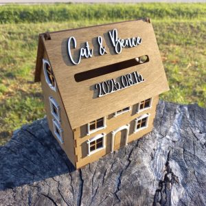 Egyedi esküvői pénzgyűjtő kisház