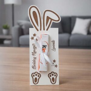 Húsvéti ajándék átadó nyuszis